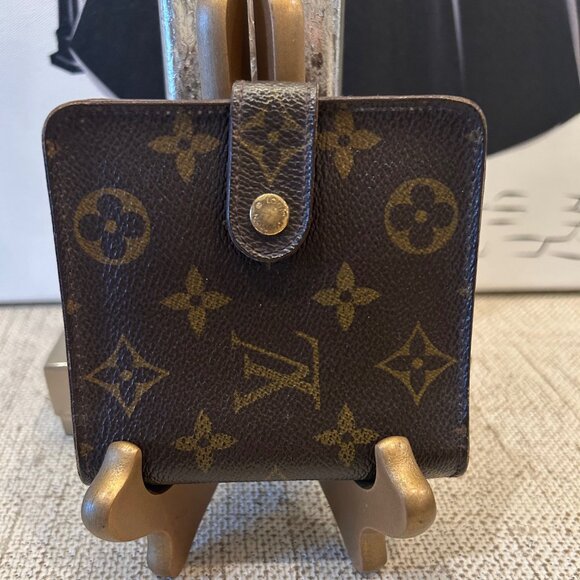 Louis Vuitton Juliette Wallet - Picture 2 of 12
